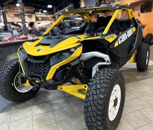 NUEVA EDICIÓN MÁS RECIENTE DE LA UE 2025 Maverick R X RS Carbon Black & Yellow Motorsport Motocicleta 4X4 - Product Image 2