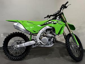 Actuellement en stock Kawasaki KX450 2025 Disponible pour expédition dans le monde entier - Product Image 4
