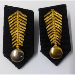 Épaulettes de gorget noir avec insignes en feuille d'argent, boutons simples et attaches à clip, épaulettes de gorget rouge avec feuille d'argent - Product Image 1