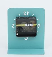 Jam Meja Analog Modern AK Brass Sky Blue dengan Desain Laser Cut Berbahan Logam dan Quartz, Harga Terbaik di India untuk Dekorasi Meja/Rak