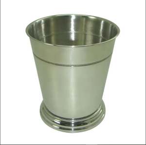 Cubo enfriador de Color rojo y plateado a granel al por mayor para Artículos de bar cubo de hielo de estilo clásico de forma redonda hecho a mano personalizado - Product Image 1