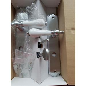 Persiana de Baño Sandra 78mm VK 8mm en Cromo Mate/Blanco Porcelana 8mm para WC - Product Image 1