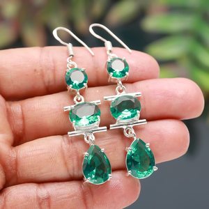Boucles d'oreilles en apatite facettée, argent sterling 925 plaqué or, jolie pierre précieuse verte, bijoux solitaire faits à la main pour un anniversaire ou une fête - Product Image 4