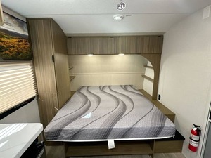 Caravane d'occasion 2024 F-o-r-e-s-t R-i-v-e-r Wildwood Fsx 164R-B-L-E à vendre pour le camping et les voyages - Product Image 4