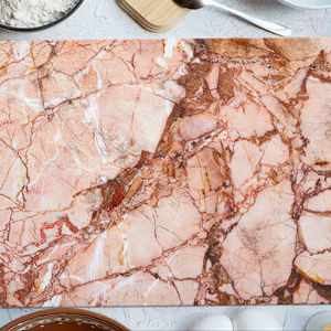 เขียงหินอ่อนสีแดงดีไซน์เนอร์ สำหรับครัวอเนกประสงค์ ใช้สำหรับทำพิซซ่า เค้ก ขนม และเสิร์ฟ ผลิตด้วยมือจากอินเดีย - Product Image 1