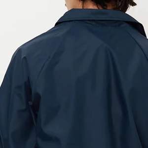 แจ็คเก็ตบอมเบอร์ผ้าฝ้าย 100% คุณภาพสูง ป้องกันลมและน้ำ ทรงหลวม ใส่ได้ทั้งชายและหญิง รับผลิตแบบ OEM พร้อมสกรีนโลโก้ตามสั่ง - Product Image 6