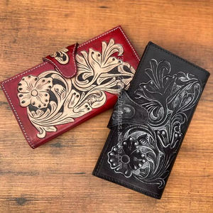 Nouveau véritable cuir repoussé à la main embrayages à deux volets femmes portefeuilles conçus vente chaude en cuir repoussé Unique élégant portefeuilles - Product Image 4