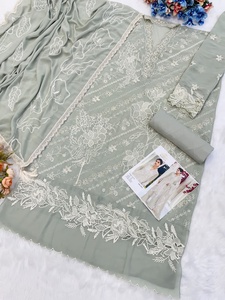 Costume pakistanais élégant en tissu georgette renard avec broderie et détails Zarkan Parfait pour les femmes pour les fêtes de mariage - Product Image 5