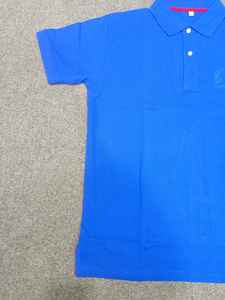 เสื้อโปโลแขนสั้นสำหรับผู้ชายสีล้วนใหม่ - Product Image 3