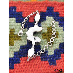 Pulsera Naja de Plata de Ley y Turquesa Kingman Hecha a Mano en el Suroeste, Accesorio de Moda - Product Image 4