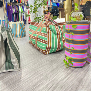 Custom Eco-Friendly de moda Handloom Reciclado Playa y Bolsas de cosméticos Reutilizable Cremallera Plástico Tejido Rayas Compras Estuches - Product Image 1