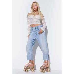 Crop top en dentelle à manches longues - Product Image 3