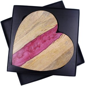 Planche de service en bois de manguier en résine rose en forme de coeur Emballage personnalisé Planche à découper et planche à fromage en bois de résine naturelle - Product Image 1