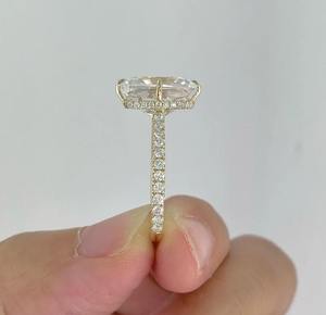 Anillo de diamante cultivado en laboratorio de Color D E F de corte radiante hermoso anillo de boda de Halo oculto de oro amarillo de 14 K regalo para su anillo personalizado - Product Image 2