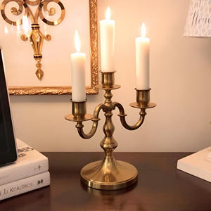 Elegante soporte cónico triple de latón clásico Diseño elegante Decoración para el hogar Candelabros de metal de 3 brazos para Navidad - Product Image 4