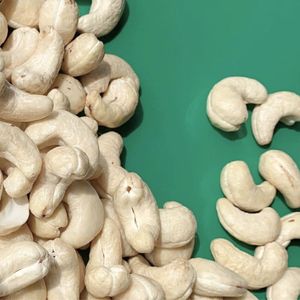 Best Price Vietnam Cashew <b>Nuts</b> Import Price Cashew <b>Nuts</b> Raw Organic Whole Cashew <b>Nuts</b> Free Tax - Product Image 1