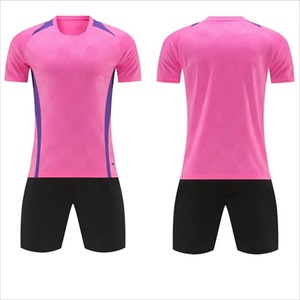Ensembles d'uniformes de football à manches courtes pour adultes avec survêtement 100% polyester extensible à séchage rapide et respirant - Product Image 1