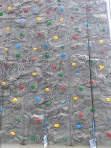 Mur d'escalade artificiel en FRP KNT Creations, structure extérieure robuste pour les écoles, les centres commerciaux, les parcs d'aventure et les parcs de trampolines - Product Image 2