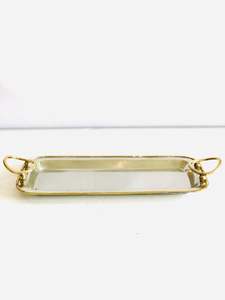 Bandeja de servicio de latón de diseñador de lujo, vajilla decorativa de inspiración real para servicio de habitación de Hotel y exhibición de comida gourmet - Product Image 2