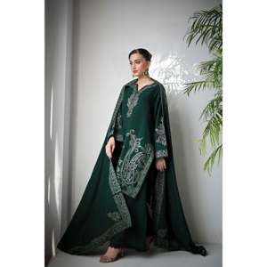 ชุดเสื้อปักผ้าบาติกผ้าชีฟองพร้อมกางเกงขายาว - Product Image 2