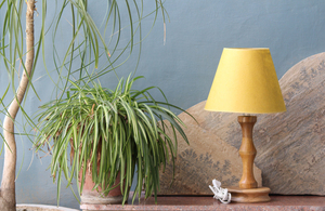 Soporte de madera de diseño moderno al por mayor hecho de madera de mango exclusiva decoración tratada adicionalmente para lámpara de dormitorio y salón - Product Image 3