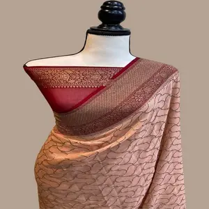 Sutra brokat kustom Saree dengan pinggiran brokat ideal untuk dijual kembali oleh desainer pakaian dalam merah gelap