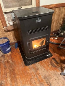 เตาเผาเม็ดไม้เหล็กหล่อคุณภาพสูงสำหรับทำความร้อน พร้อมพาเลทฟรี และขายส่งแบบพกพาที่ดีที่สุด - Product Image 3