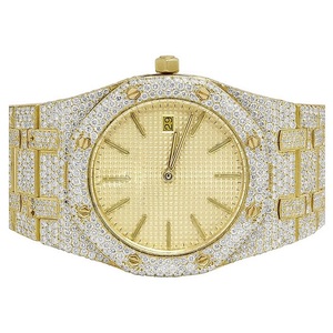 Montre-bracelet de luxe de haute qualité en diamant glacé avec cadran clouté et diamant VVS en or jaune Montre en diamant Bling Trendsetters en vente - Product Image 2