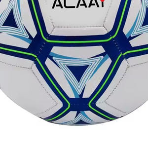 Balón de fútbol de PVC personalizado al por mayor, tamaño 5 cosido a máquina con impresión personalizada para deportes al aire libre - Product Image 6