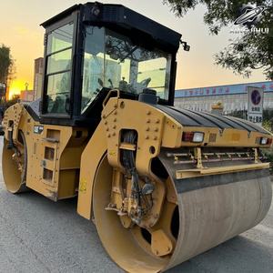 Compacteur vibrant à double tambour Caterpillar CB64B d'occasion, poids de travail 12 tonnes, compacteur de construction d'origine japonaise - Product Image 4