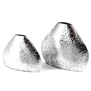 Vase de sol moderne martelé en fer nickelé fait à la main Axiom Home Accents - Product Image 2