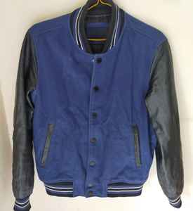 Chaqueta Universitaria Vintage Personalizable, 100% Lana, Reversible, Talla XS, Bordada, Botones de Mezclilla 3D, Servicio OEM Disponible - Product Image 4