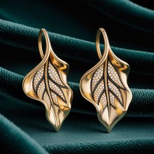 Beautifully polished <b>silver</b> metal <b>napkin</b> ring for holiday party decoration elegant dinners weddings or special family occasions - Product Image 6