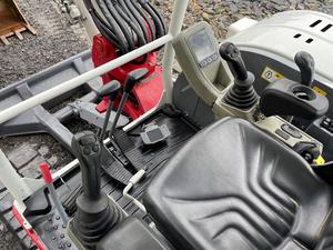 LIVRAISON GRATUITE EXCAVATRICE MIDI TAKEUCHI TB260 MOTEUR DIESEL 48 CV CABINE OUVERTE DG DASH APPROUVÉE EPA CE Hydraulique auxiliaire 2 vitesses PLC - Product Image 6