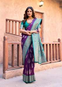 Sari traditionnel Sanvi Silk Gobuni, conçu par des artisans à Delhi, fabricants de vêtements indiens et pakistanais, réversible, toutes saisons - Product Image 3