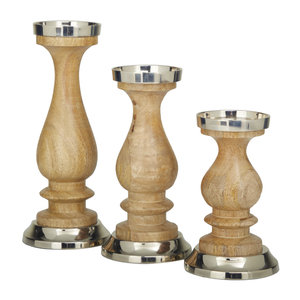 Ensemble de trois bougeoirs en bois élégamment fabriqués avec des plaques d'aluminium conçues pour ajouter un charme traditionnel et des accents en métal - Product Image 2