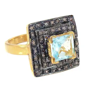 Anillo de Mujer con Topacio Azul y Diamantes Negros, Corte Ovalado en Oro Amarillo, Chapado en Rodio - Product Image 3