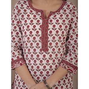Conjunto de Kurta y Pantalón de Algodón con Estampado a Mano en Blanco y Rojo, con Mangas Tres Cuartos para Uso Diario - Product Image 2