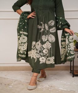25. Dubai Kaftan Extravaganza: Découvrez l'opulence avec des caftans inspirés de Dubaï-Parfait pour les magasins de détail et les exposants - Product Image 3