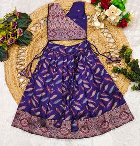 Chaniya Choli de Seda Pura con Estampado Digital y Cuello en V para Niños de 1 a 15 Años, Ideal para Fiestas y Festividades, Oferta Especial - Product Image 2