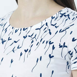 T-shirt de haute qualité pour femme T-shirt en coton de conception OEM Fabriqué au Pakistan T-shirt pour femme - Product Image 5