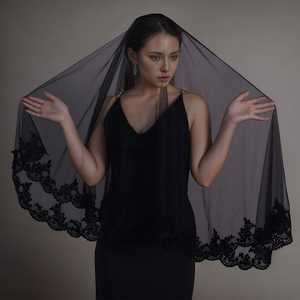 Peigne de mariée Bridella V65 fait main en dentelle noire et en maille, style vintage, strass, ajustement confortable pour mariages, bals de fin d'année, événements formels - Product Image 2