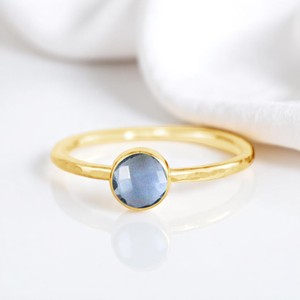 Plata de Ley 925 Eternity Vermeil banda martillada facetada iolita cuarzo piedra preciosa anillo bisel ajuste joyería fina a granel al por mayor - Product Image 1