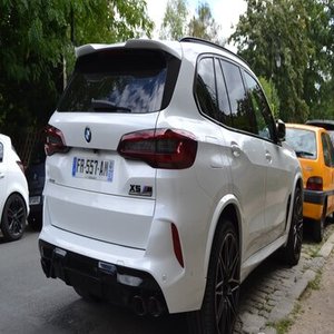 รถยนต์มือสอง BMW X5M SUV ปี 2016-2026 เครื่องยนต์เบนซินเทอร์โบ เกียร์อัตโนมัติ 5 ที่นั่ง ไฟหน้า LED ยาง R21 หลังคาซันรูฟแบบพาโนรามา ภายในตกแต่งด้วยหนัง ขาย - Product Image 3