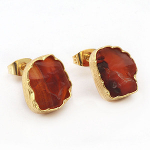 Boucles d'oreilles en cornaline naturelle avec pierres précieuses, texture dorée, style papillon, minuscule fleur, bijoux bohème en pierre de naissance, boucles d'oreilles - Product Image 1