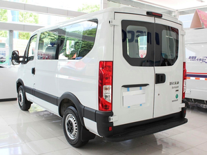 IVECO Mini-fourgonnette à prix avantageux, camionnette 5 à 11 places, fourgonnette de transport de passagers et de marchandises, camion diesel 3.0T à vendre - Product Image 3