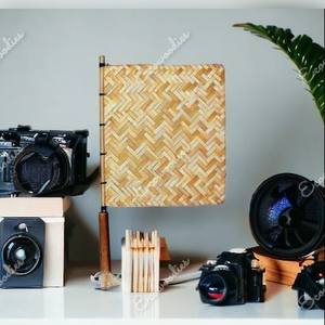 พัดลมระบายความร้อนทำจากไม้ไผ่ทรงสี่เหลี่ยมน่ารักพร้อมด้ามจับยาวอุปกรณ์เสริมสำหรับบ้านอัจฉริยะและของขวัญสำหรับงานหัตถกรรมฤดูร้อน - Product Image 1