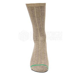 Chaussettes en coton de haute qualité fabriquées en usine, respirantes et confortables avec logo tricoté, disponibles en noir, bleu, rouge et rose - Product Image 3