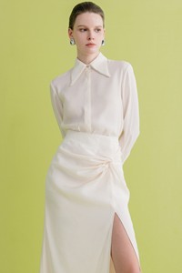 Nouvelle Collection Bon Prix ELINA CHEMISE À COL POINTU Chemisiers À Manches Longues Pour Femmes Chemises À Col Perlé Tissu Modal - Product Image 5