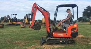 Mini-excavatrice compacte d'occasion KX018-4 avec moteur de 16,6 CV - Product Image 2